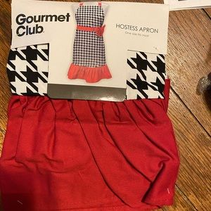 Houndstooth and crimson apron